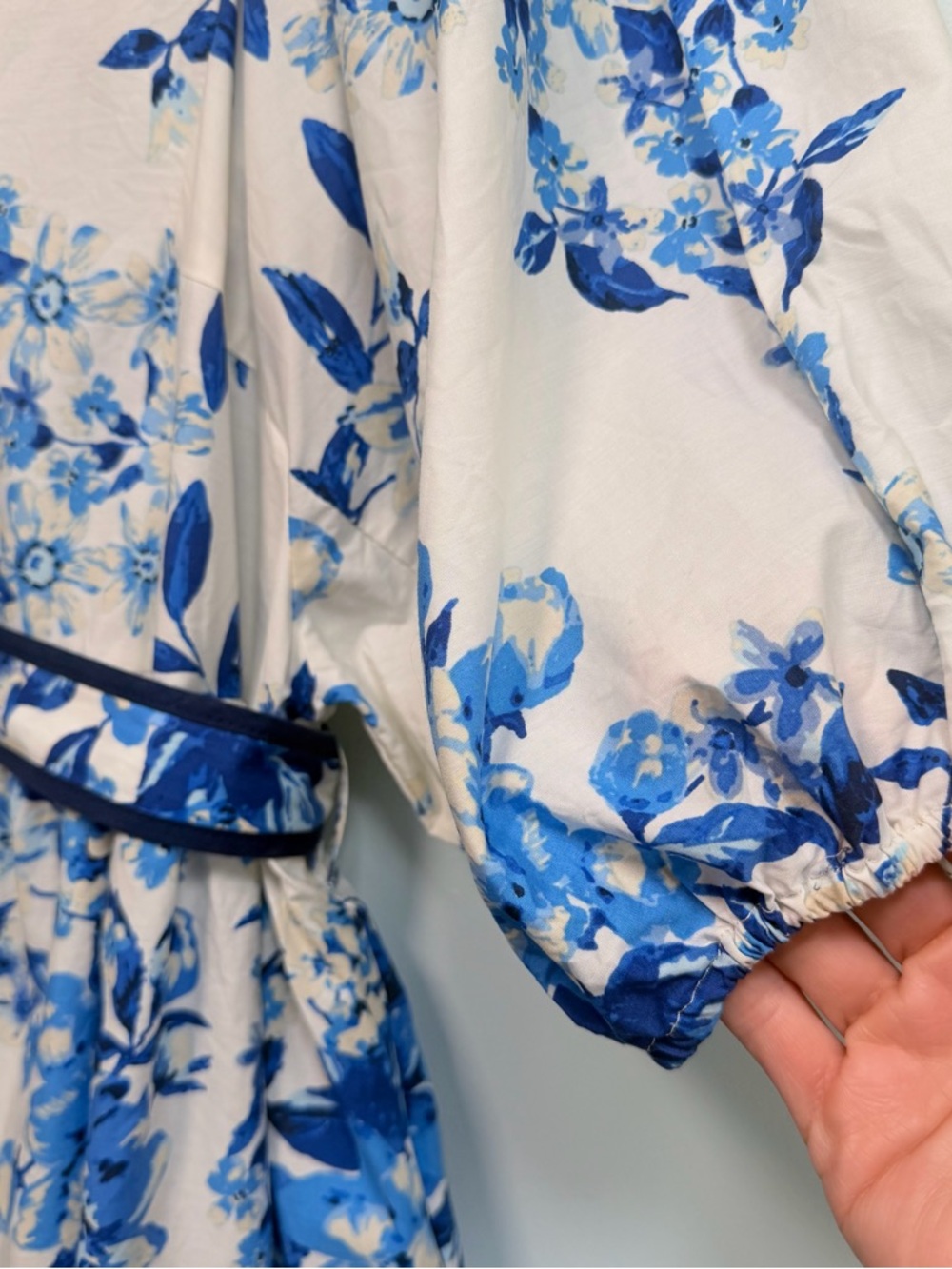 Olivaceous blue and white floral button up belted puff sleeve dress, size Medium - Picture 6 of 10